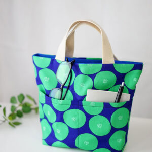 Bomuldslærred KOKKA grønne bomber på blå