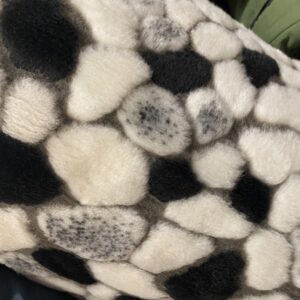 Pels sort/hvid/grå i runde felter