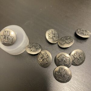Pose 8 stk knapper - antik sølv monogram 15 mm