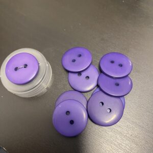 Pose 8 stk knapper - plastik lilla 20 mm